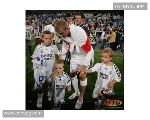 90年代最具影响力足球球星排名盘点 回顾时代传奇与足坛巨星